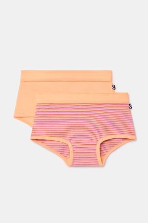 Short meisje 011